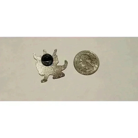 Spyro the Dragon: Classic Character Enamel Pin - Picture 4 of 4